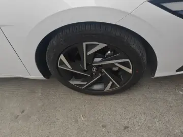 2023 Hyundai Elantra Plug-in Hybrid с пробегом 1 000 км