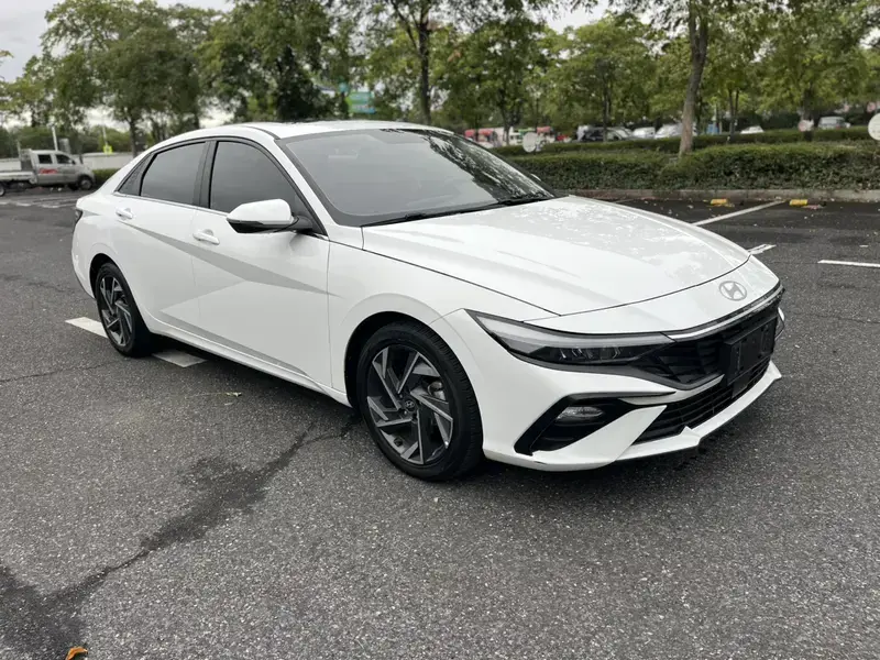 2023 Hyundai Elantra Plug-in Hybrid с пробегом 41 000 км