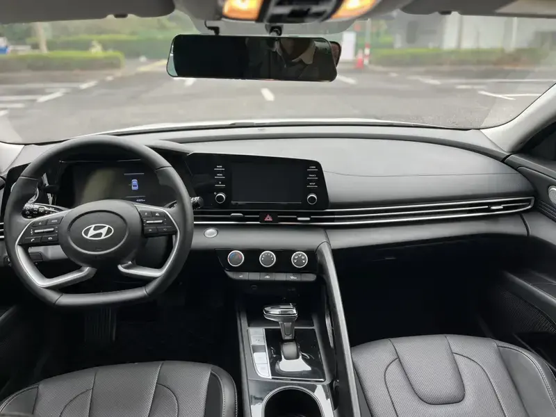 2023 Hyundai Elantra Plug-in Hybrid с пробегом 41 000 км