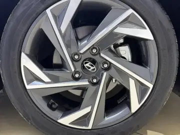 2023 Hyundai Elantra Plug-in Hybrid с пробегом 9 000 км