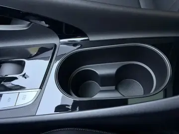 2023 Hyundai Elantra Plug-in Hybrid с пробегом 9 000 км