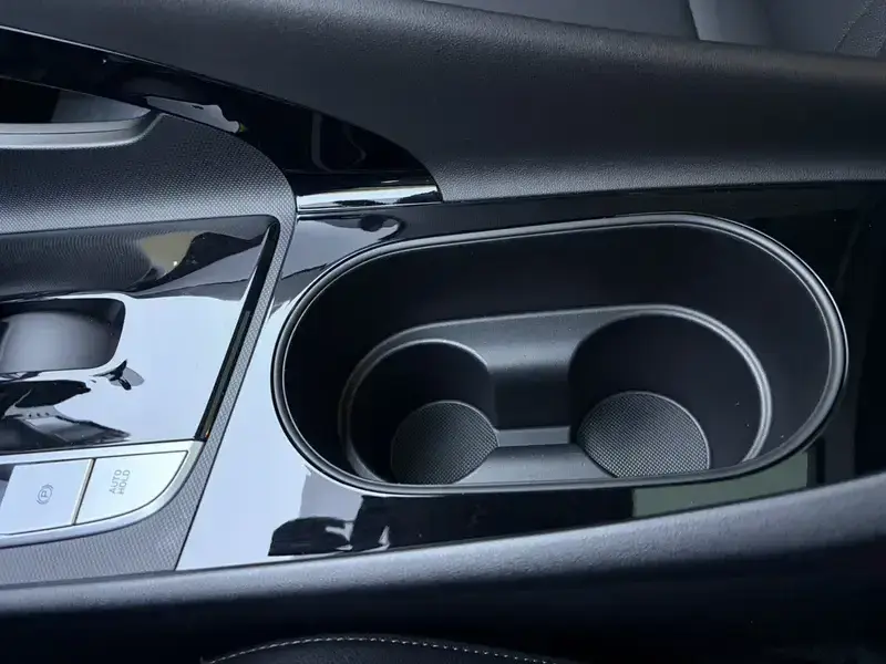 2023 Hyundai Elantra Plug-in Hybrid с пробегом 9 000 км