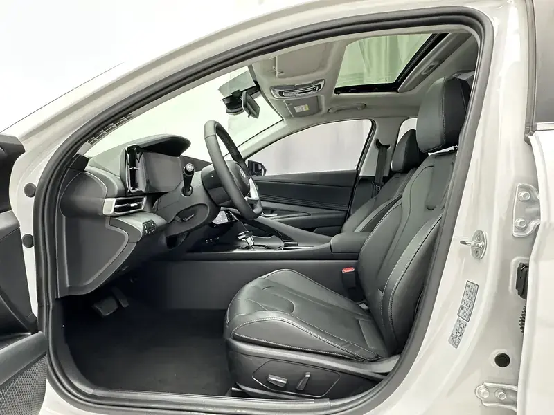 2022 Hyundai Elantra Plug-in Hybrid с пробегом 4 000 км