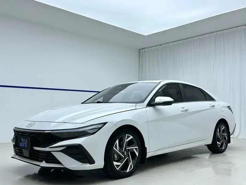 2023 Hyundai Elantra Plug-in Hybrid с пробегом 23 000 км