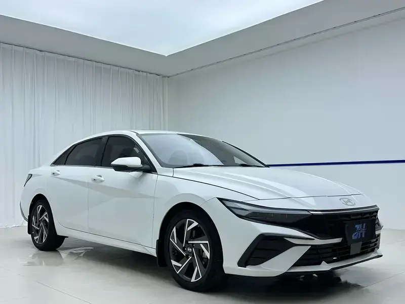 2023 Hyundai Elantra Plug-in Hybrid с пробегом 23 000 км