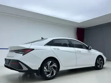 2023 Hyundai Elantra Plug-in Hybrid с пробегом 23 000 км