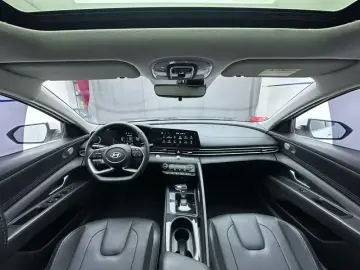 2023 Hyundai Elantra Plug-in Hybrid с пробегом 23 000 км