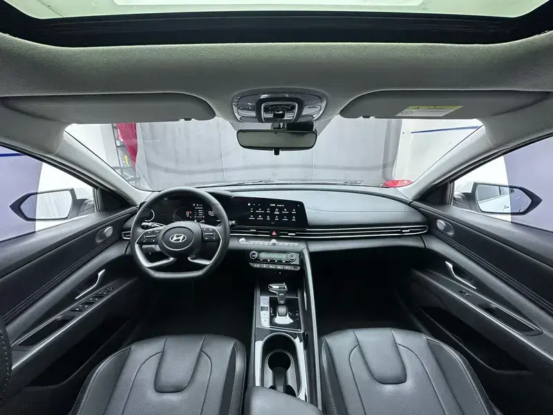 2023 Hyundai Elantra Plug-in Hybrid с пробегом 23 000 км