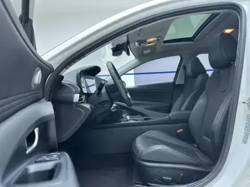 2023 Hyundai Elantra Plug-in Hybrid с пробегом 23 000 км
