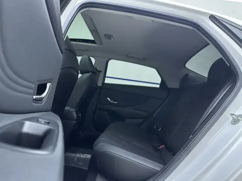2023 Hyundai Elantra Plug-in Hybrid с пробегом 23 000 км