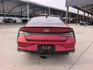 2021 Hyundai Elantra Plug-in Hybrid с пробегом 50 000 км