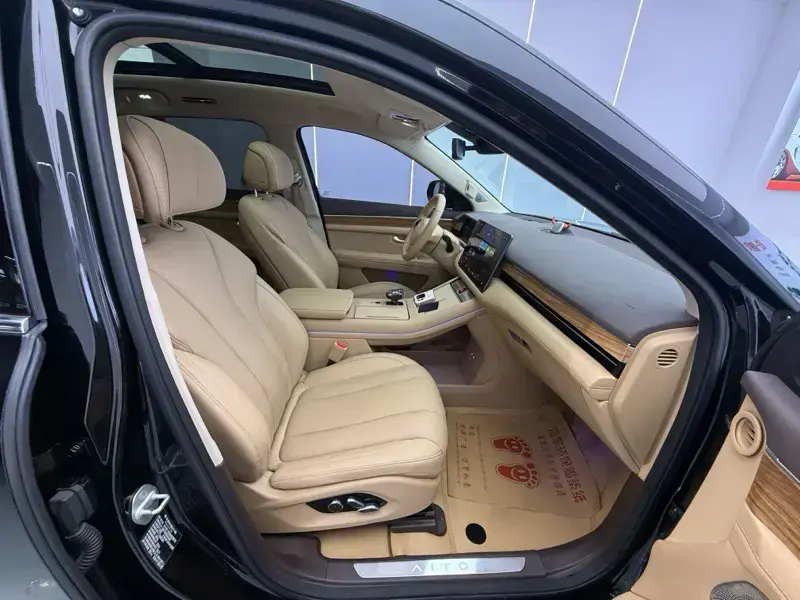 2024 Aito AITO M7 с пробегом 36 000 км
