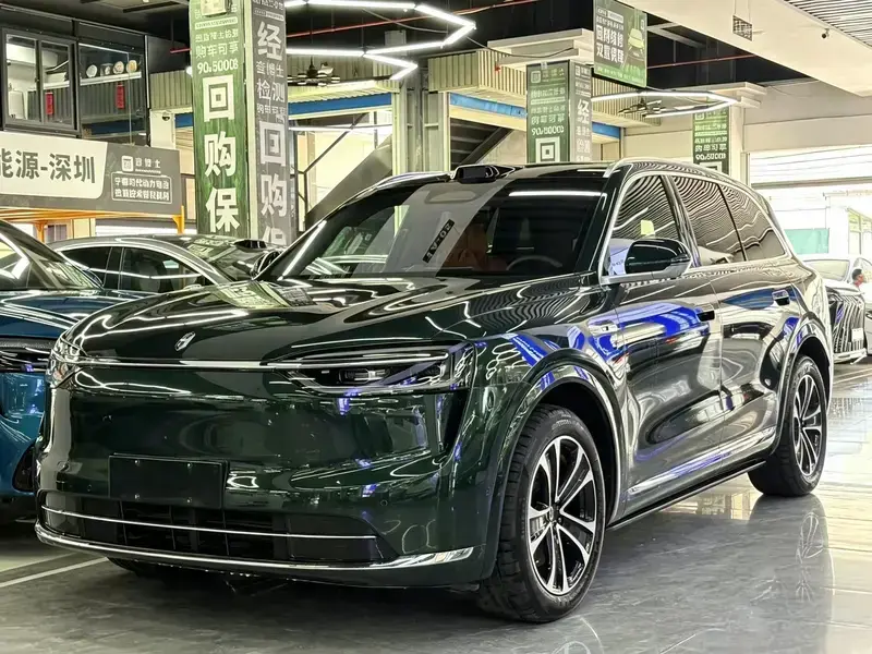 2026 Aito AITO M7 с пробегом 10 000 км