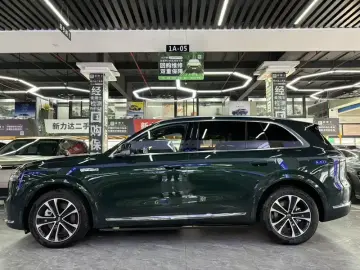 2026 Aito AITO M7 с пробегом 10 000 км