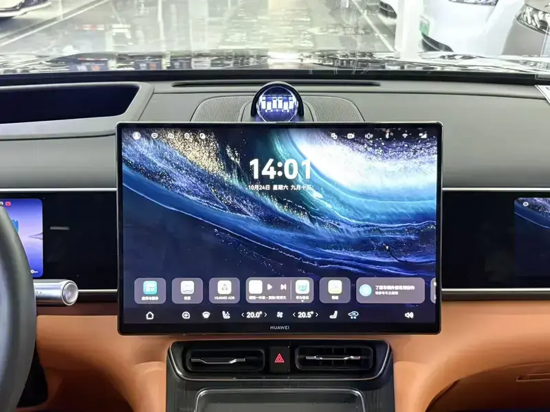 2026 Aito AITO M7 с пробегом 10 000 км