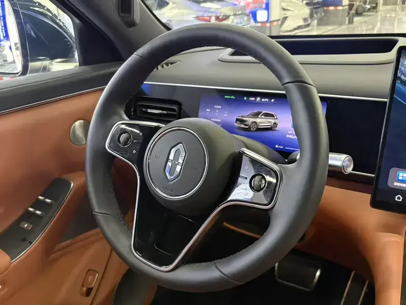2026 Aito AITO M7 с пробегом 10 000 км