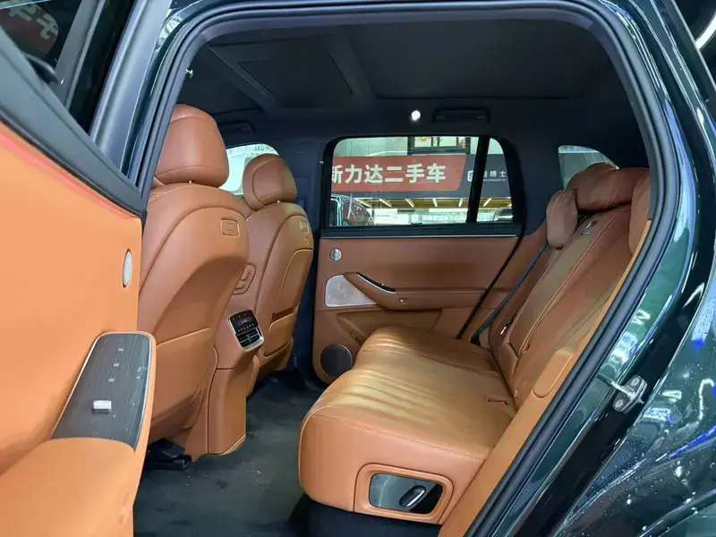 2026 Aito AITO M7 с пробегом 10 000 км