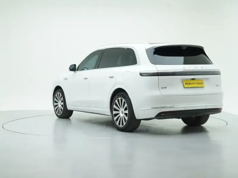 2026 Aito AITO M7 с пробегом 15 800 км