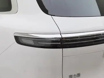 2026 Aito AITO M7 с пробегом 15 800 км
