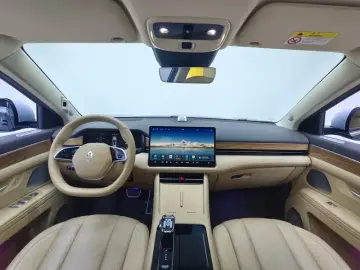 2024 Aito AITO M7 с пробегом 59 800 км