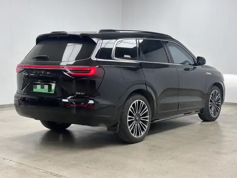 2024 Aito AITO M7 с пробегом 30 800 км