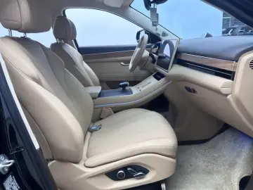 2024 Aito AITO M7 с пробегом 30 800 км