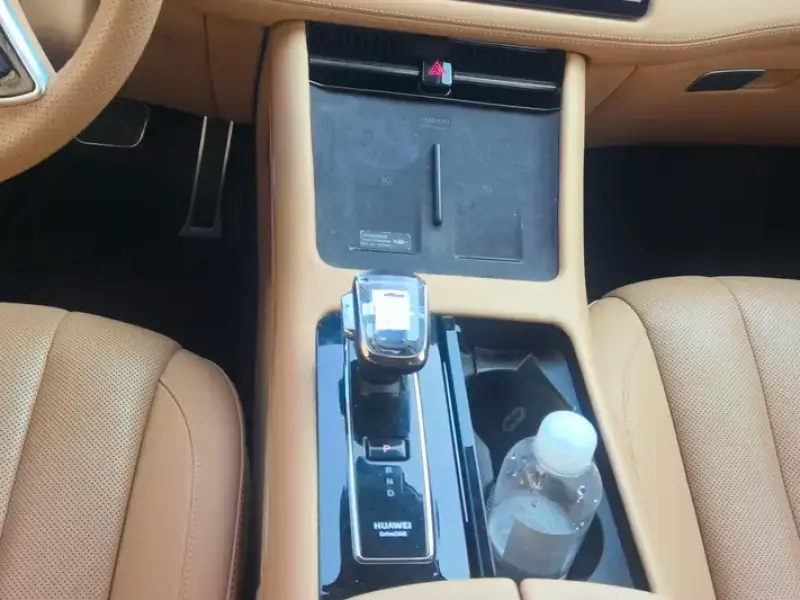 2024 Aito AITO M7 с пробегом 89 000 км