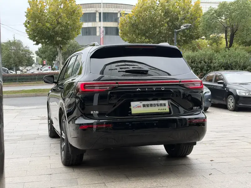 2024 Aito AITO M7 с пробегом 25 600 км