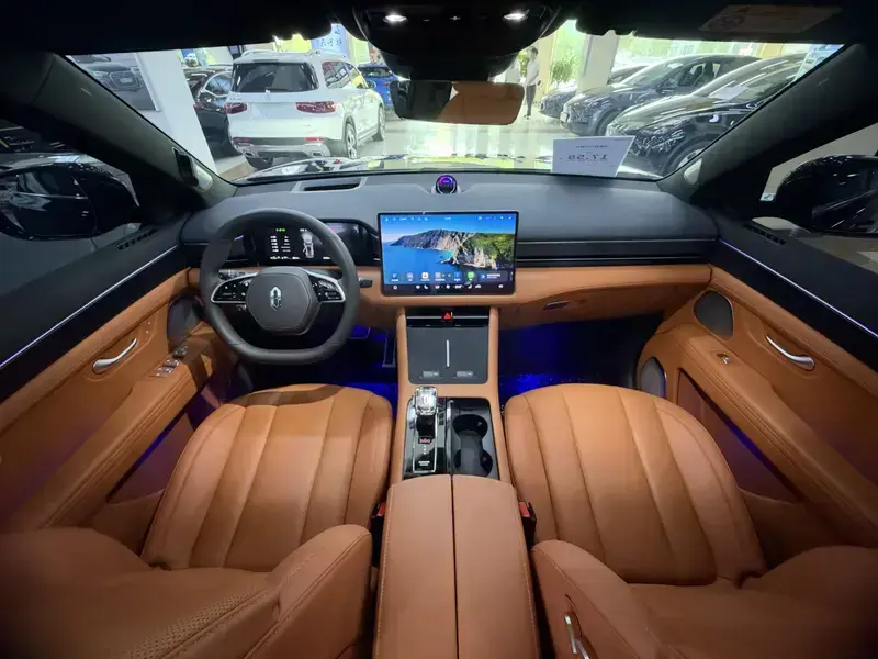 2024 Aito AITO M7 с пробегом 25 600 км