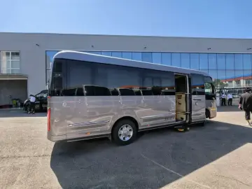 2025 Hongqi Guoyue с пробегом 22 000 км