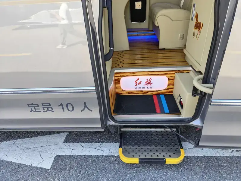 2025 Hongqi Guoyue с пробегом 22 000 км