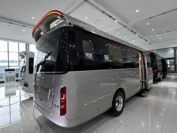 2026 Hongqi Guoyue с пробегом 200 км