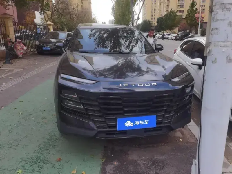2023 JETOUR Dasheng i-DM с пробегом 14 000 км