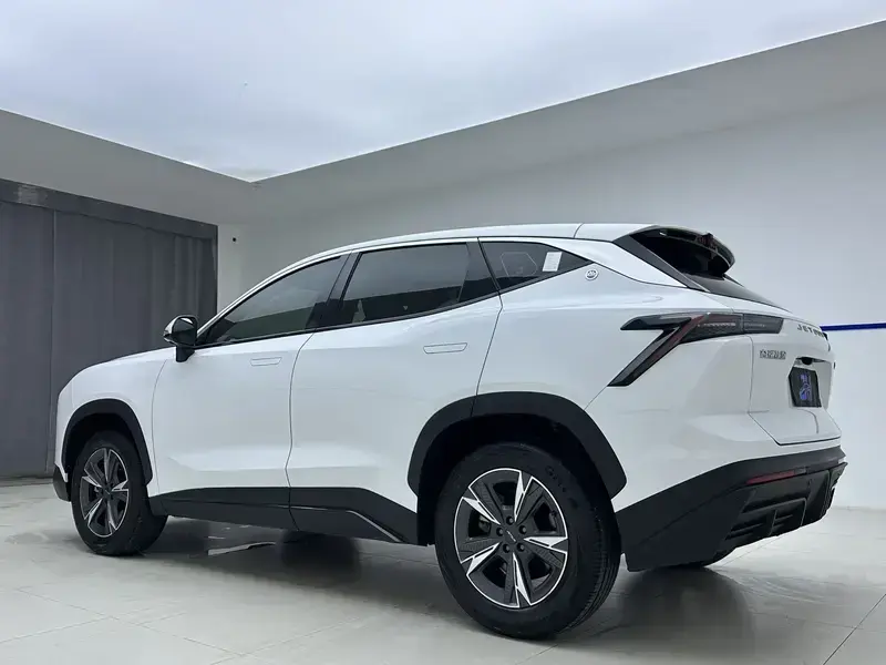 2023 JETOUR Dasheng i-DM с пробегом 30 000 км