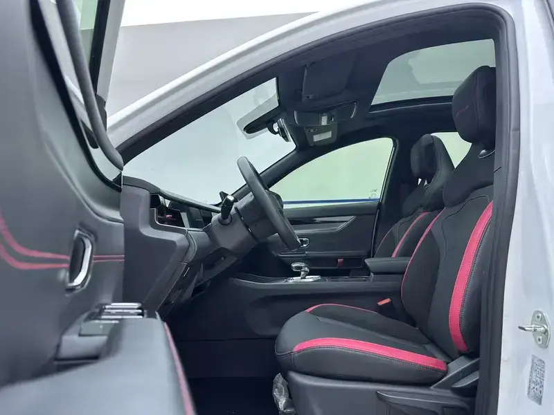 2023 JETOUR Dasheng i-DM с пробегом 30 000 км