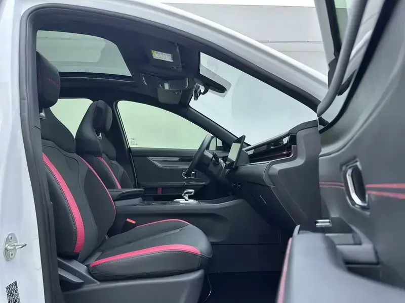 2023 JETOUR Dasheng i-DM с пробегом 30 000 км