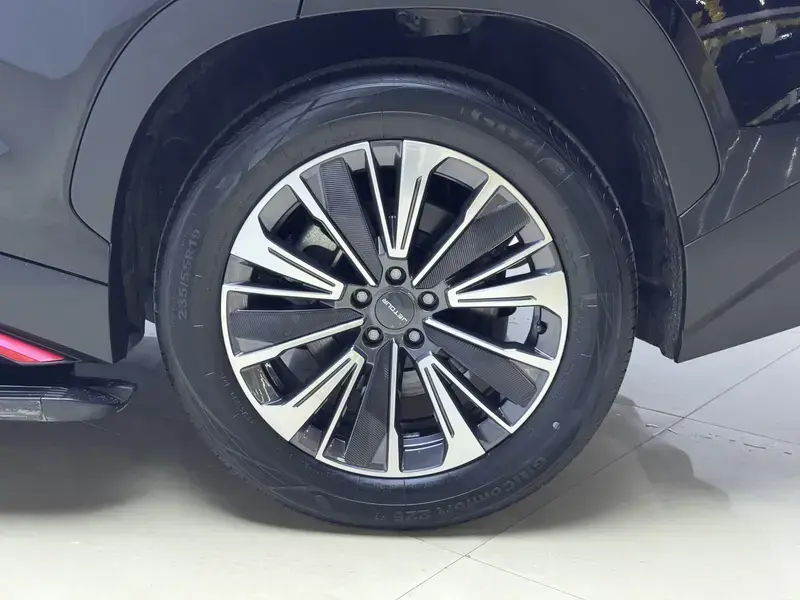 2023 JETOUR Dasheng i-DM с пробегом 22 300 км