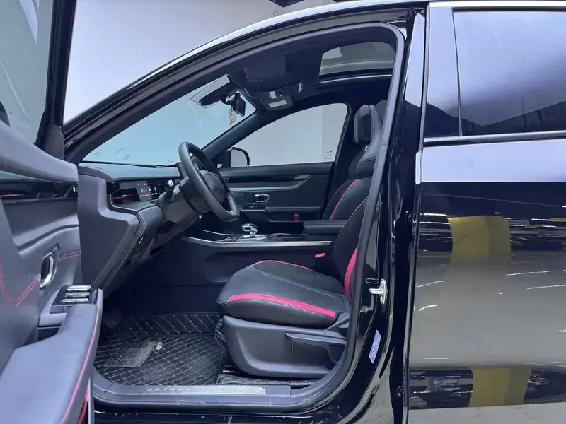 2023 JETOUR Dasheng i-DM с пробегом 22 300 км