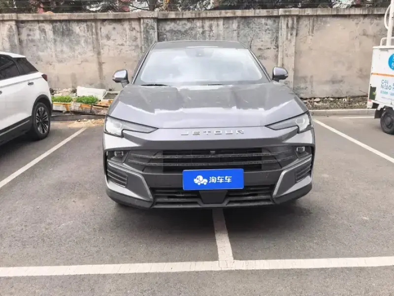 2025 JETOUR Dasheng i-DM с пробегом 16 000 км