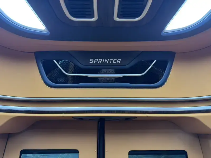 2025 Mercedes-Benz Sprinter с пробегом 100 км