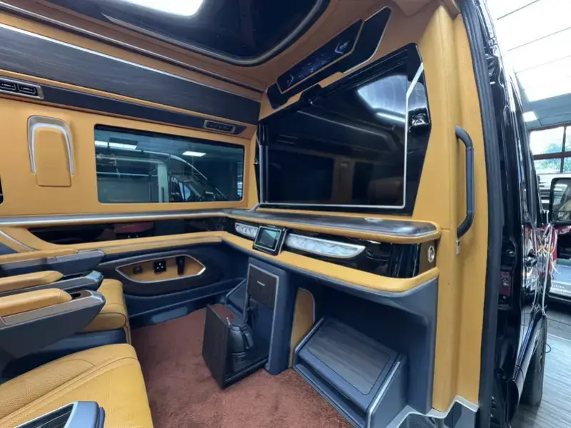 2025 Mercedes-Benz Sprinter с пробегом 100 км