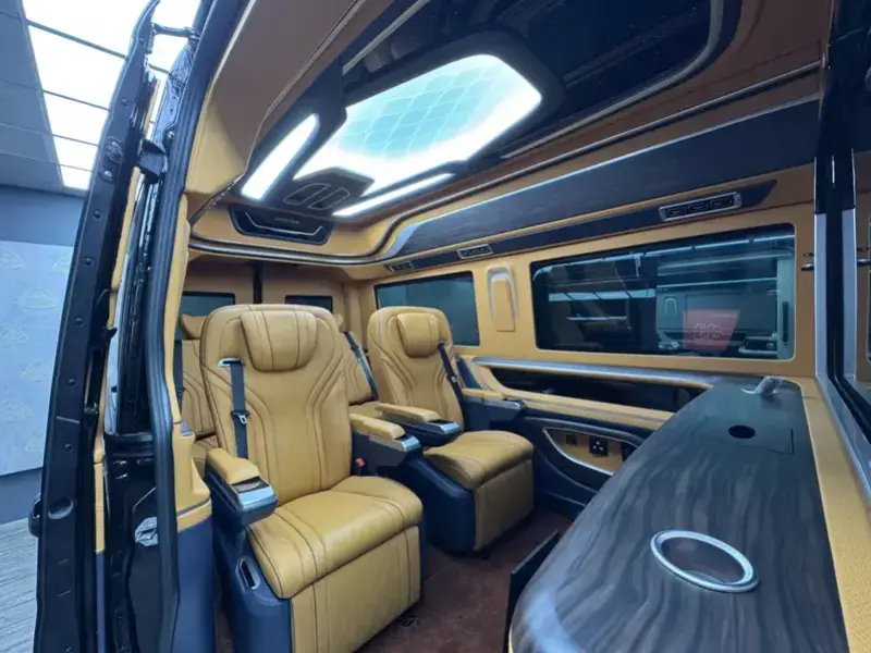 2025 Mercedes-Benz Sprinter с пробегом 100 км