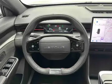 2022 JETOUR Dasheng i-DM с пробегом 33 000 км