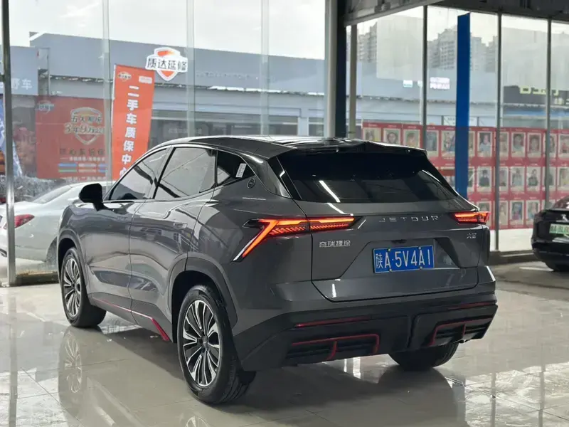 2023 JETOUR Dasheng i-DM с пробегом 30 000 км