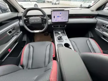 2024 JETOUR Dasheng i-DM с пробегом 10 000 км