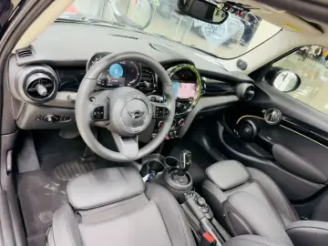 2023 Mini Electric MINI COOPER с пробегом 20 000 км