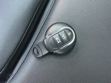 2023 Mini Electric MINI COOPER с пробегом 14 400 км