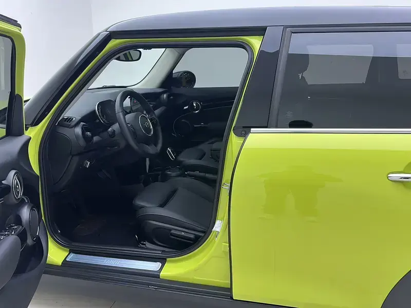 2023 Mini Electric MINI COOPER с пробегом 14 400 км