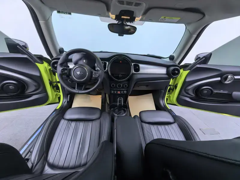 2022 Mini Electric MINI COOPER с пробегом 18 000 км