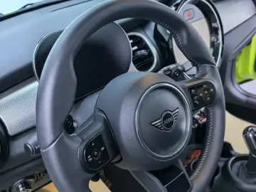 2022 Mini Electric MINI COOPER с пробегом 18 000 км